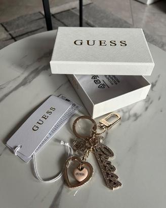 Portachiavi Guess Charm Oro con Strass 