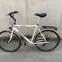 City bike bianca usata pocchissimo ruota 28