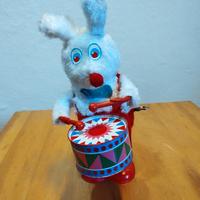 coniglietto con tamburo 