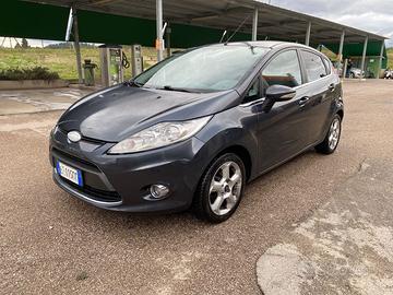 Ford fiesta 1.2 benzina gpl