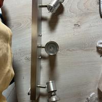 Luce a muro con faretti