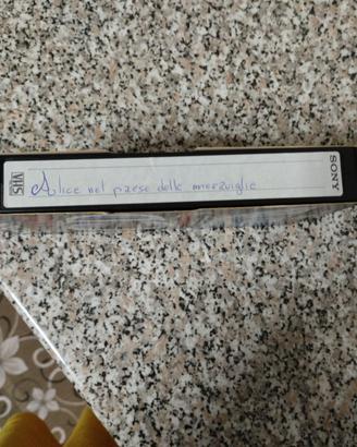 Vhs Alice nel paese delle meraviglie 