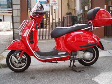 Vespa 300 GTS Super