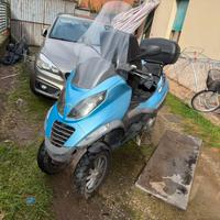 🛵 Piaggio MP3 125 – Sicurezza e Convenienza 