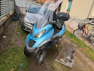 🛵 Piaggio MP3 125 – Sicurezza e Convenienza 