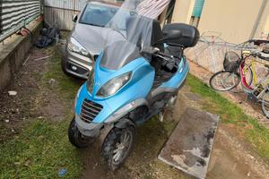 🛵 Piaggio MP3 125 – Sicurezza e Convenienza 