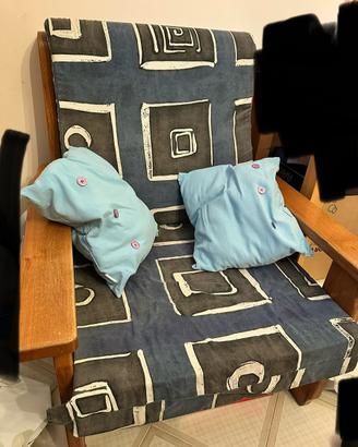 Poltroncina in legno