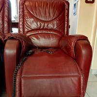 Poltrone con alzata assistita in vera pelle