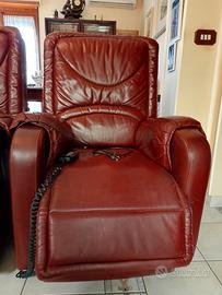 Poltrone con alzata assistita in vera pelle