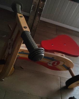 triciclo in legno