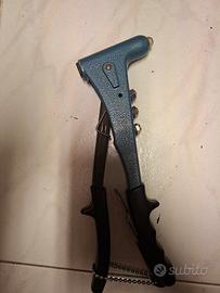 Rivettatrice manuale 