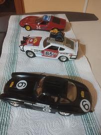 Modellini d'auto d'epoca tre pezzi