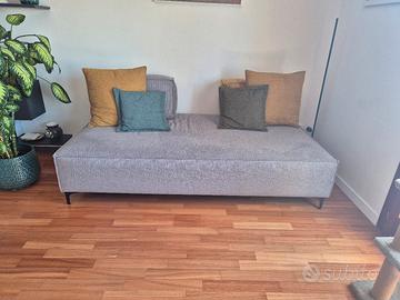 Divano misure mt 2,65 x 1,20 con schienali mobili