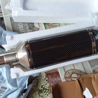 Terminale di scarico universale in acciaio.