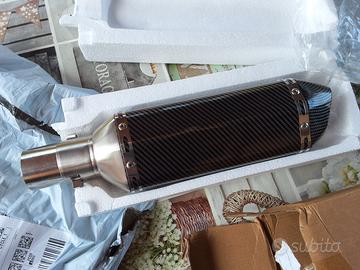 Terminale di scarico universale in acciaio.