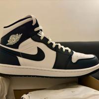 Nike Air Jordan 1 Mid - Obsidian and White 45,5