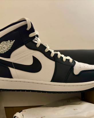 Nike Air Jordan 1 Mid - Obsidian and White 45,5