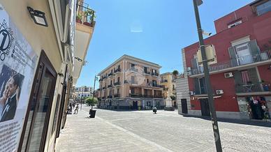 NEGOZIO A POZZUOLI