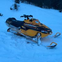 Ski doo bombardier 800