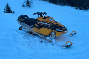 Ski doo bombardier 800
