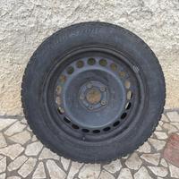 Gomme invernali BRIDGESTONE 185/60 R15 con cerchi