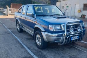 Nissan Navara D22 2.5 TD4x4 Autocarro MOTORE NUOVO