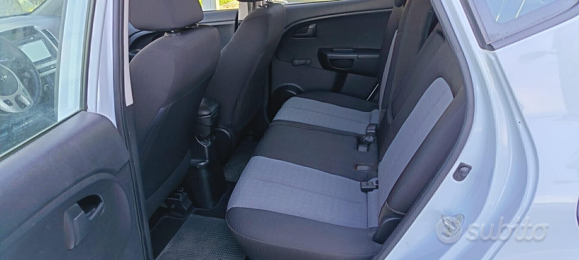 Kia Venga 2016 photo 5