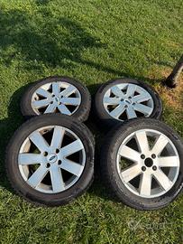 4 GOMME INVERNALI GIÀ MONTATE SUI CERCHI