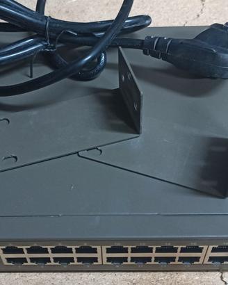 Tenda TEF1024D 24 porte ethernet