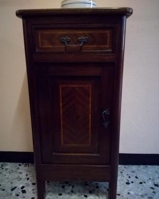 comodino antico in mogano