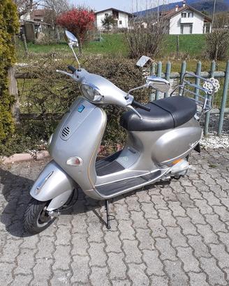piaggio vespa et4 150