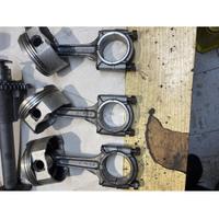 Pistoni e bielle triumph 955