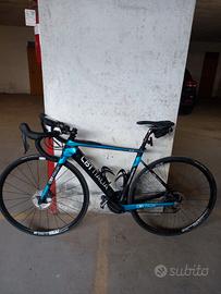 E-bike donna CBT telaio in carbonio cambio Shimano