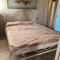 Letto matrimoniale in ferro battuto
