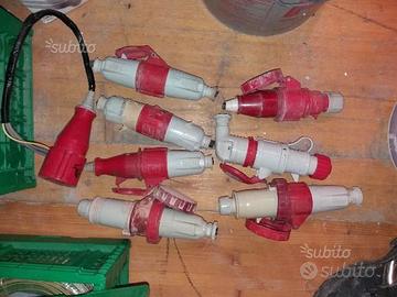 Prese e spine quadripolari e pentapolari