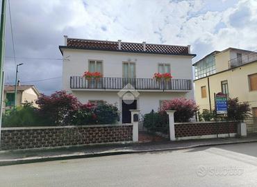 CASA INDIPENDENTE A TAURASI