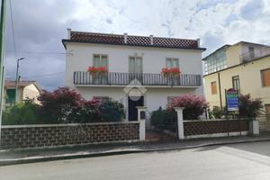 CASA INDIPENDENTE A TAURASI