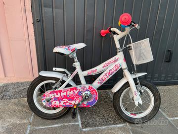 Bicicletta da bambina con rotelle