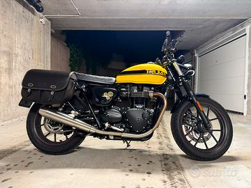 Triumph street twin 900