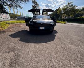 Tesla model X plaid