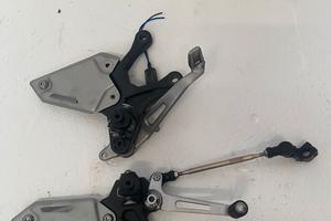 Pedane poggiapiedi originali Kawasaki Z900 (2018)