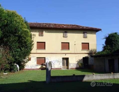 Edificio rurale a Muzzana del Turgnano (UD)