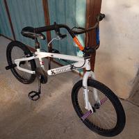 bicicletta BMX