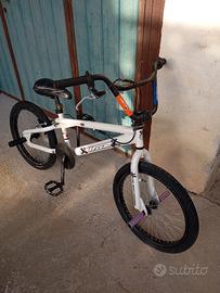 bicicletta BMX