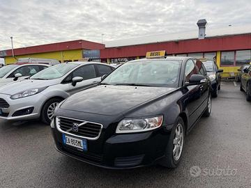 VOLVO V50 D2 R-design
