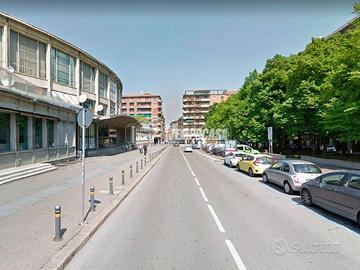 Box a Bologna Piazza Manfredi Azzarita 1 locali