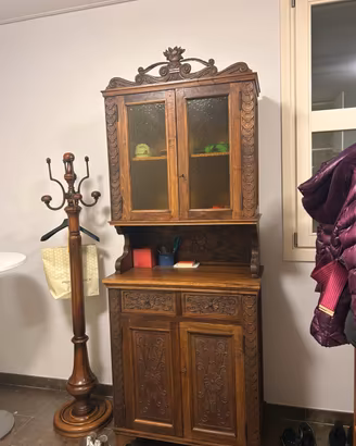 Credenza-vetrinetta artigianale in legno