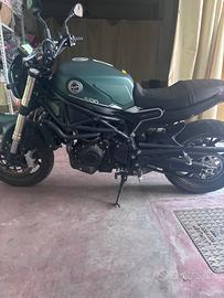 Moto Benelli Leocino 800