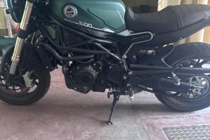 Moto Benelli Leocino 800