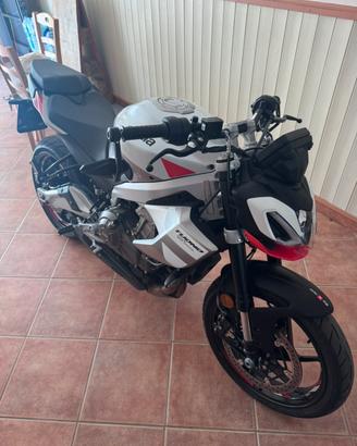 Aprilia Tuono 457